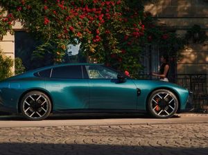 Tampang Mobil Listrik China yang Terpesan 10 Ribu Unit dalam 6 Menit