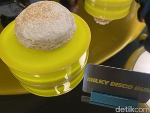 Baru! Donat Crispy di Blok M Milik Putra Kembar Tory Burch Baru! Donat Crispy di Blok M Milik Putra Kembar Tory Burch