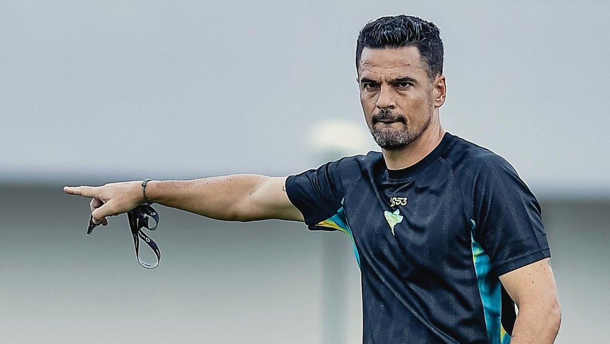 Pelatih Persita, Carlos Pena. Foto: Dok. Persita