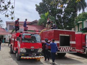 28 Personel Damkar di Gorontalo Keluhkan Gaji 2 Bulan Belum Dibayarkan 28 Personel Damkar di Gorontalo Keluhkan Gaji 2 Bulan Belum Dibayarkan