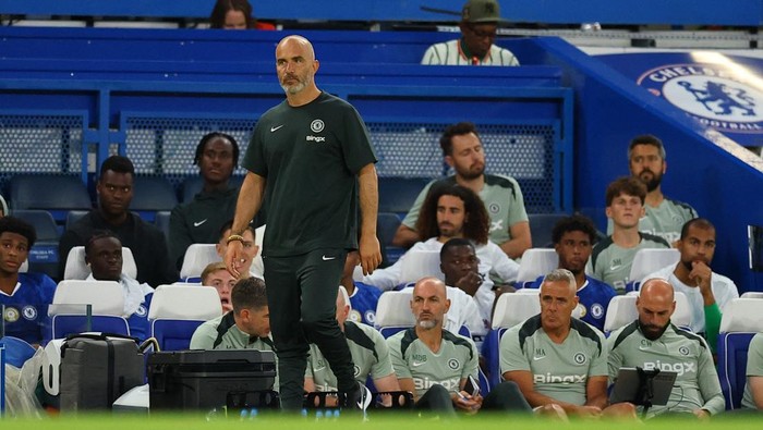 Soccer Football - Friendly - Chelsea v Bayer Leverkusen - Stamford Bridge, London, Britain - August 8, 2025 Chelsea manager Enzo Maresca Action Images via Reuters/Andrew Boyers
