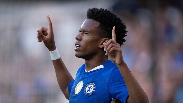 LONDON, ENGLAND - AUGUST 8: Estevao of Chelsea celebrates scoring the first goal during the pre-season friendly match between Chelsea and Bayer Leverkusen at Stamford Bridge on August 8, 2025 in London, England. (Photo by Visionhaus/Getty Images)