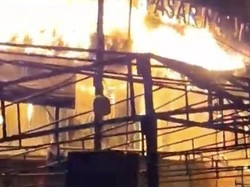 Kebakaran Pasar Silungkang Sawahlunto, 10 Toko Hangus