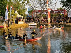 Tari Aura Farming Meriahkan Pembukaan Lomba Dayung Kapolres Gresik Cup