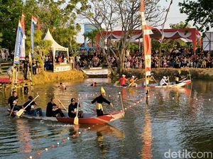 Tari Aura Farming Meriahkan Pembukaan Lomba Dayung Kapolres Gresik Cup Tari Aura Farming Meriahkan Pembukaan Lomba Dayung Kapolres Gresik Cup