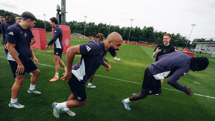 MANCHESTER, ENGLAND - AUGUST 06: (EXCLUSIVE COVERAGE) Bryan Mbeumo of Manchester United in action during a first team training session at Carrington Training Ground on August 06, 2025 in Manchester, England.  (Photo by Zohaib Alam - MUFC/Manchester United via Getty Images)