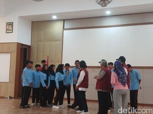 Menkeu Sri Mulyani Tanya Siswa Sekolah Rakyat: Apa yang Bikin Kaget? Menkeu Sri Mulyani Tanya Siswa Sekolah Rakyat: Apa yang Bikin Kaget?