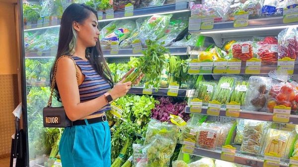 Gaya Keren Soraya Rasyid saat Hangout dan Kulineran