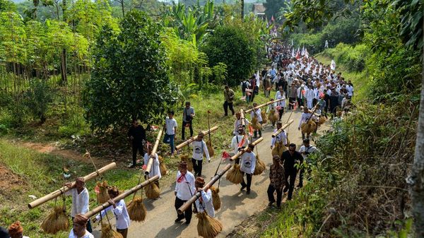 Warga Kasepuhan Guradog Kompak Rayakan Hari Masyarakat Adat Sedunia