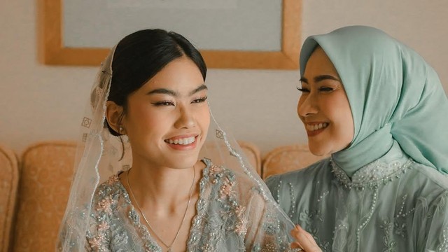 Highlight Dunia Hiburan InsertLive : Maskawin Putri Alya Rohali yang Resmi Nikah Pakai Adat Betawi