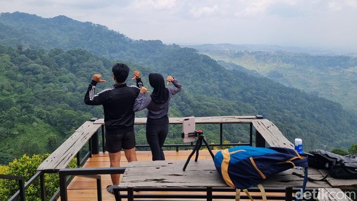 Mendaki Bukit Paniisan: Tantangan Seru untuk Pemula Mendaki Bukit Paniisan: Tantangan Seru untuk Pemula