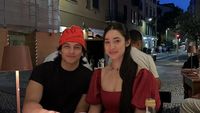 Potret Jefri Nichol Makan Scrambled Egg hingga Ngemil Roti di Italia