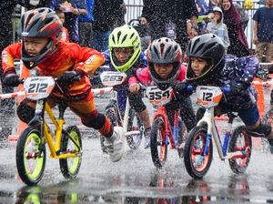 Keseruan Anak-anak Ikut Lomba Sepeda Dorong di Balikpapan Keseruan Anak-anak Ikut Lomba Sepeda Dorong di Balikpapan