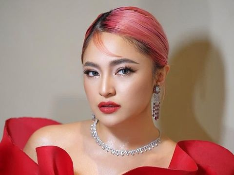 Gaya Marshanda di premiere film'La Tahzan'.