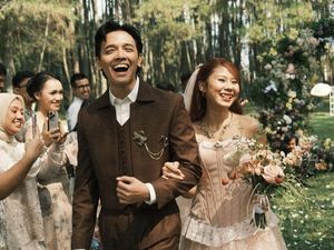 8 Foto Resepsi Pernikahan Nadin Amizah, Digelar Outdoor Bak di Negeri Dongeng 8 Foto Resepsi Pernikahan Nadin Amizah, Digelar Outdoor Bak di Negeri Dongeng