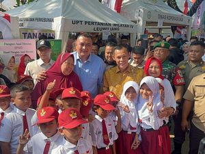 Bupati Bogor Targetkan Cetak KTP Bisa di Semua Kecamatan pada 2026 Bupati Bogor Targetkan Cetak KTP Bisa di Semua Kecamatan pada 2026