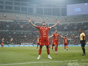 Persija Kalahkan Persita 4-0 Persija Kalahkan Persita 4-0