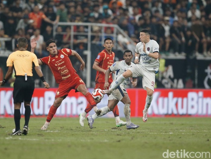 Persija Jakarta membuka kiprahnya di Super League 2025/2026 dengan gemilang. Menjamu Persita Tangerang, Macan Kemayoran menang 4-0 lewat dua gol Allano.