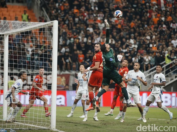 Persija Jakarta membuka kiprahnya di Super League 2025/2026 dengan gemilang. Menjamu Persita Tangerang, Macan Kemayoran menang 4-0 lewat dua gol Allano.