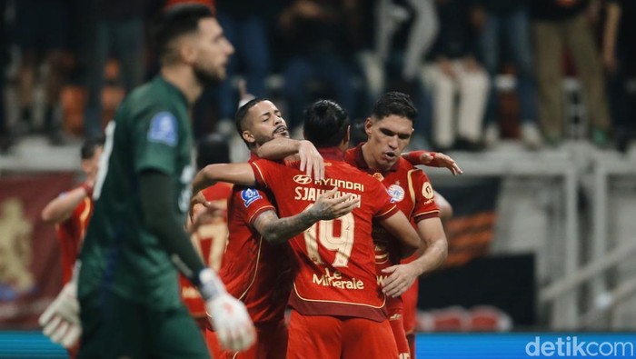 Persija Jakarta membuka kiprahnya di Super League 2025/2026 dengan gemilang. Menjamu Persita Tangerang, Macan Kemayoran menang 4-0 lewat dua gol Allano.