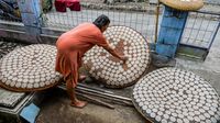 Cuaca Buruk Bikin Produksi Opak Sumedang Menurun