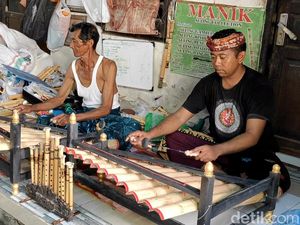 Mengintip Proses Pembuatan Rindik Bali, Alat Musik Bambu yang Tak Lekang Zaman Mengintip Proses Pembuatan Rindik Bali, Alat Musik Bambu yang Tak Lekang Zaman