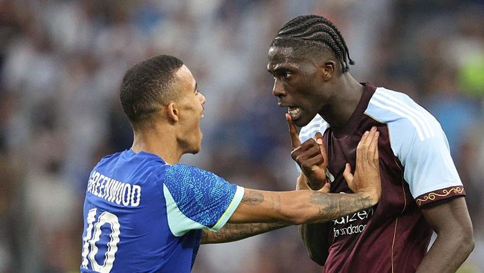 Ribut-ribut Marseille Vs Aston Villa MARSEILLE, FRANCE - AUGUST 9: Mason Greenwood of Olympique de Marseille and Amadou Onana of Aston Villa react during the Pre-Season Friendly match between Olympique de Marseille and Aston Villa at Orange Stade Velodrome on August 9, 2025 in Marseille, France. (Photo by Neal Simpson/Sportsphoto/Allstar via Getty Images)