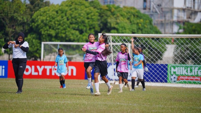 Soccer Challenge beru menuntaskan Seri I 2025-2026 di Semarang. Dalam perhelatan puncak di Stadion Universitas Diponegoro Tembalang, Minggu (10/8/2025), SDN Klepu 0-3 menjadi juara di KU10 dan SDN Sendangmulyo 04 sebagai juara di KU12.