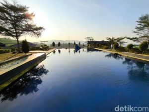 Kolam di Tengah Sawah, Cerita Sejuk dari Desa Kaduela Kuningan