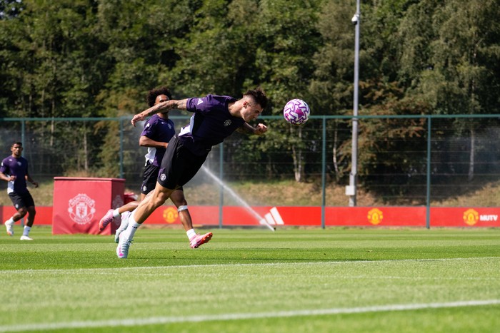 benjamin sesko,sesko,manchester united,man united,man utd,mu (EXCLUSIVE COVERAGE) Benjamin Sesko of Manchester United in action during a first team training session at Carrington Training Ground on August 10, 2025 in Manchester, England. (Photo by Ash Donelon/Manchester United via Getty Images)