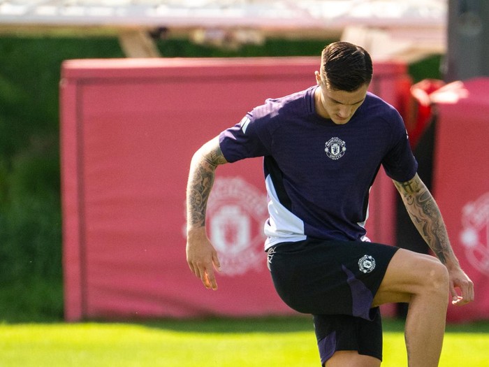 MANCHESTER, ENGLAND - AUGUST 10: (EXCLUSIVE COVERAGE) Benjamin Sesko of Manchester United in action during a first team training session at Carrington Training Ground on August 10, 2025 in Manchester, England. (Photo by Ash Donelon/Manchester United via Getty Images)