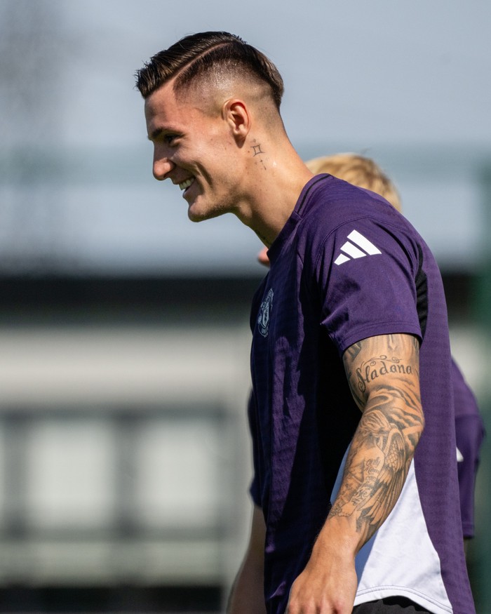 benjamin sesko,sesko,manchester united,man united,man utd,mu (EXCLUSIVE COVERAGE) Benjamin Sesko of Manchester United in action during a first team training session at Carrington Training Ground on August 10, 2025 in Manchester, England. (Photo by Ash Donelon/Manchester United via Getty Images)