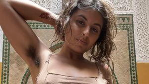 Foto: Model Dobrak Standar Kecantikan dengan Bulu Ketiak, Raup Rp 325 Juta