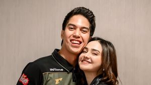 7 Foto El Rumi Tanding Tinju Didampingi Syifa Hadju Hingga Camer