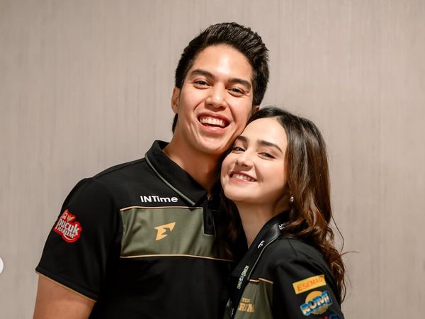 7 Foto El Rumi Tanding Tinju Didampingi Syifa Hadju Hingga Camer