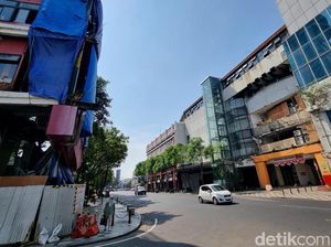 Kata Warga soal Pembongkaran JPO Tunjungan Kata Warga soal Pembongkaran JPO Tunjungan