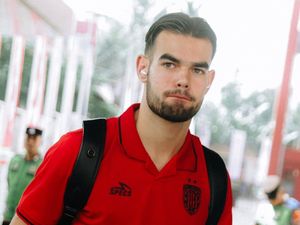 Debut di Super League, Jens Raven Ingin Cetak Gol tapi Sulit Debut di Super League, Jens Raven Ingin Cetak Gol tapi Sulit