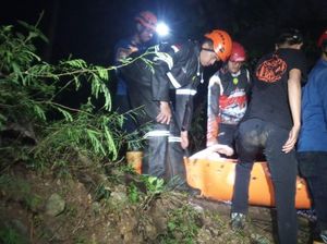 Pendaki Ditandu Tengah Malam Usai Tersiram Air Panas di Gunung Kapur Ciampea