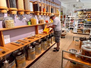 Toko Zero-Waste Munich Ajak Warga Belanja Ramah Lingkungan