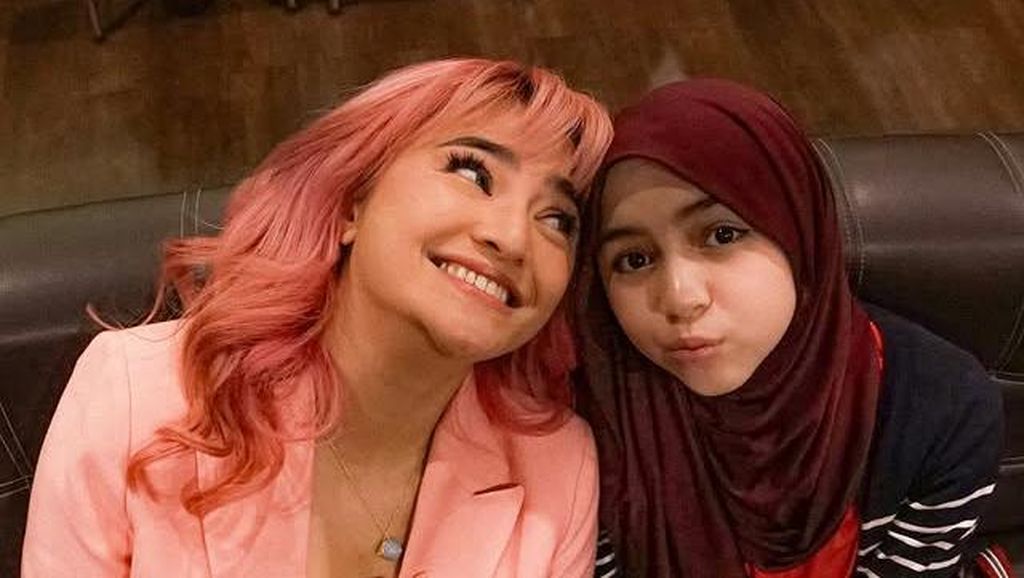 Sienna Mau Tinggal Bareng, Marshanda Dapat Dukungan Ben Kasyafani dan Ines Sienna Mau Tinggal Bareng, Marshanda Dapat Dukungan Ben Kasyafani dan Ines