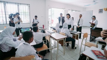 Kunjungi Sekolah Rakyat, Wamen P2MI Takjub dengan Semangat Belajar Siswa
