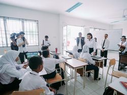 Kunjungi Sekolah Rakyat, Wamen P2MI Takjub dengan Semangat Belajar Siswa