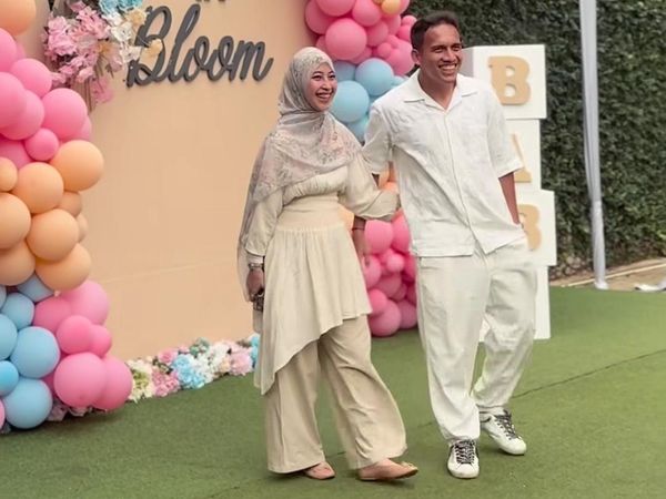 Adiba Khanza dan Egy Maulana Penuh Tawa Bahagia Gelar Gender Reveal