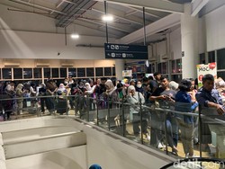 Tisa Cerita Pengalaman Tunggu TransJ 3 Jam di Halte CSW: Berasa Mudik