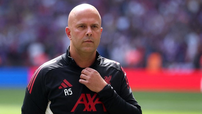Soccer Football - FA Community Shield - Crystal Palace v Liverpool - Wembley Stadium, London, Britain - August 10, 2025 Liverpool manager Arne Slot before the match REUTERS/Toby Melville