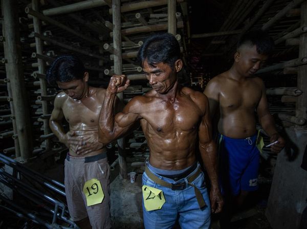 Buruh Pabrik Genting Jatiwangi Adu Otot di Lomba Binaraga