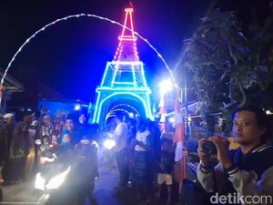 Keren! Desa Kandang Pemalang Bertabur Ribuan Lampu Hias Jelang HUT RI Keren! Desa Kandang Pemalang Bertabur Ribuan Lampu Hias Jelang HUT RI