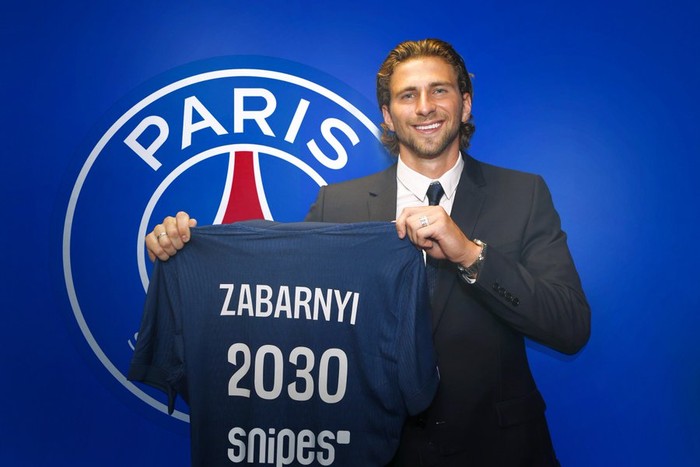 PSG merekrut Illia Zabarnyi dari Bournemouth di bursa transfer musim panas, 12 Agustus 2025.