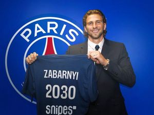 PSG Resmi Rekrut Zabarnyi dari Bournemouth