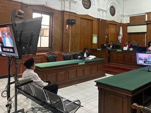 Korupsi Anggaran Desa, Kades Kradinan Tulungagung Dituntut 3,5 Tahun Bui Korupsi Anggaran Desa, Kades Kradinan Tulungagung Dituntut 3,5 Tahun Bui